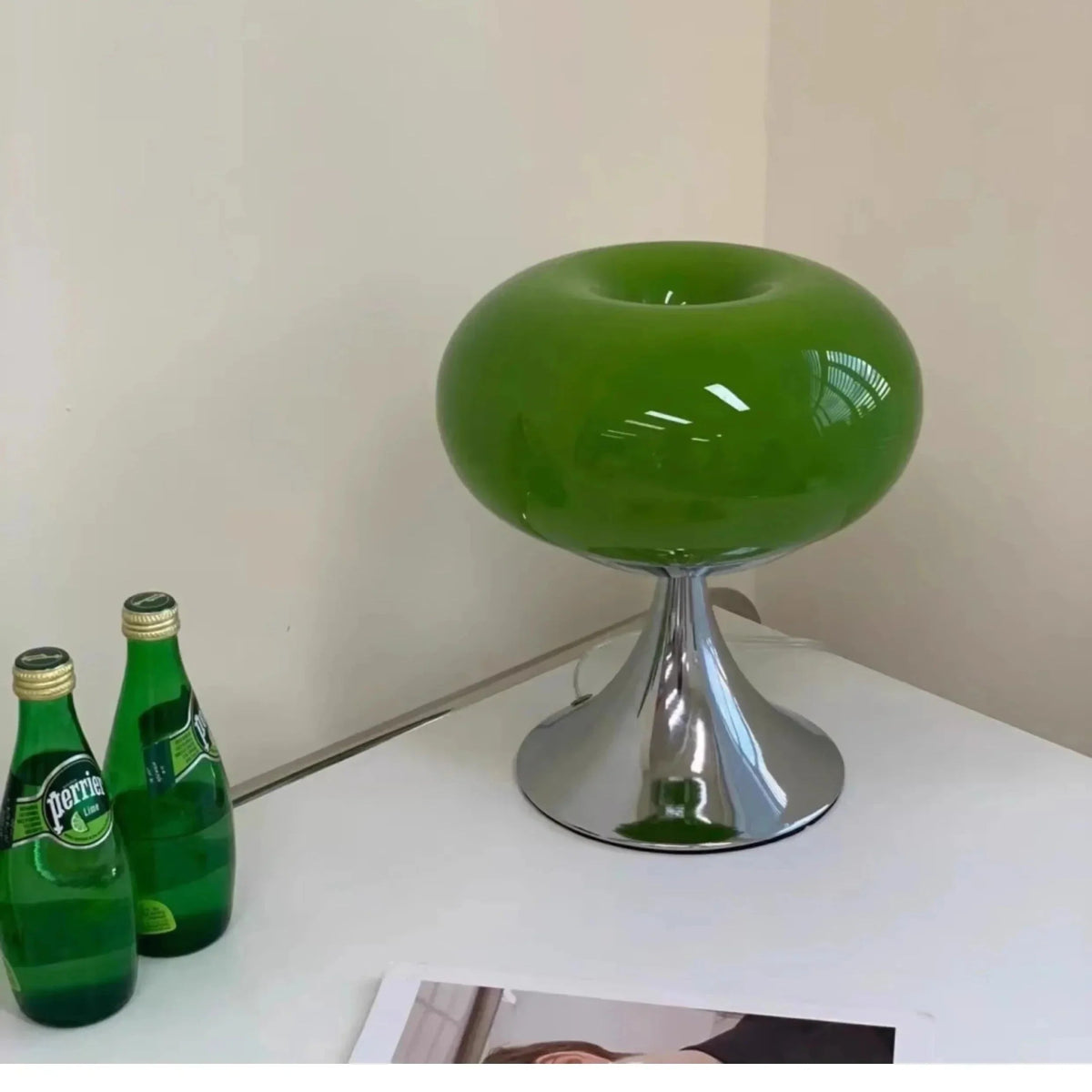 Moderne Bauhaus Glas Apfel Tischlampe