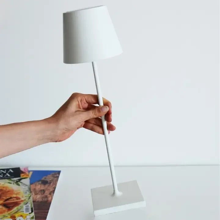 Moderne Kabellose LED Tisch und Schreibtischlampe