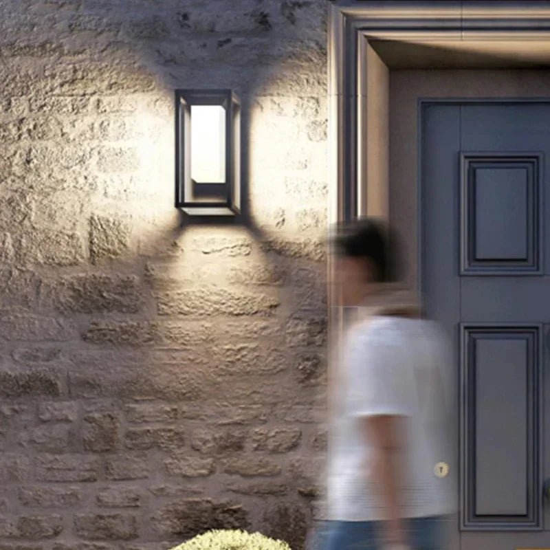 Moderne LED Außenwandleuchte