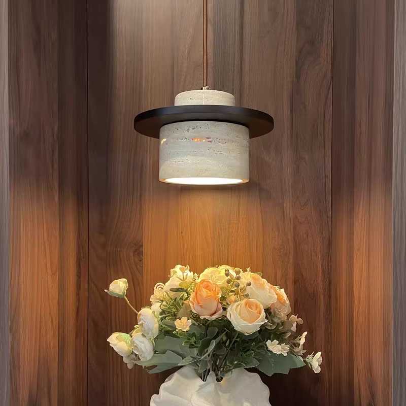 Rivermark | Elegante Wabi Sabi Travertin und Holz Pendelleuchte